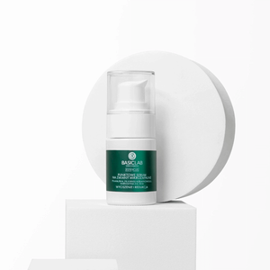 Punktowe serum na zmiany mikrozapalne z 7% AHA/BHA, 3% kwasu azelainowego i laktoferyną