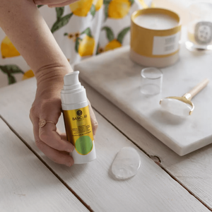 Emulsyjne serum antyoksydacyjne z 10% ascorbyl tetraisopalmitate Rewitalizacja i Odżywienie 