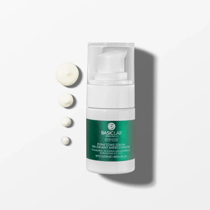 Punktowe serum na zmiany mikrozapalne z 7% AHA/BHA, 3% kwasu azelainowego i laktoferyną